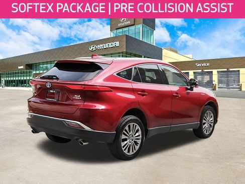 Used 2021 Toyota Venza XLE w/ Softex Package AWD/4WD image 5