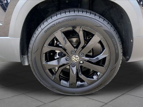 Used 2022 Volkswagen Taos SE AWD/4WD image 11