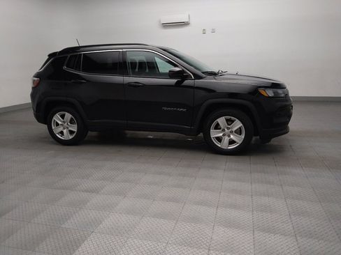 Used 2022 Jeep Compass Latitude image 11