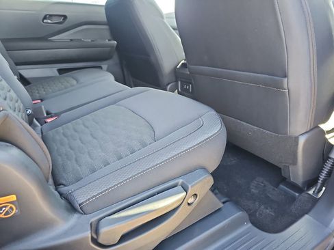 New 2026 Nissan Pathfinder Platinum FWD image 14