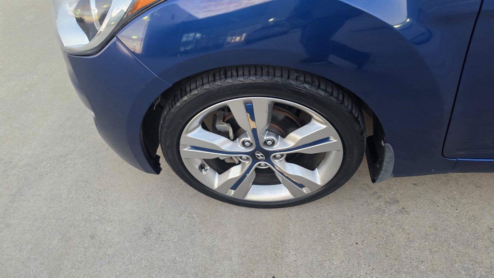 Used 2017 Hyundai Veloster Value Edition FWD image 34