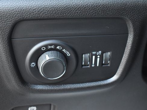 Used 2024 Jeep Grand Cherokee Laredo w/ Trailer Tow Package image 40