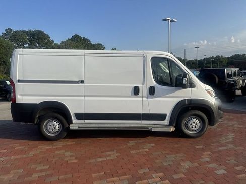 Used 2025 RAM ProMaster 2500 w/ U-Haul Equipment Group FWD image 16
