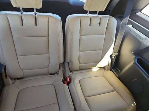 Used 2017 Ford Explorer XLT w/ Equipment Group 202A FWD image 29