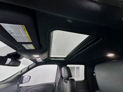 Used 2022 Nissan Frontier PRO-4X w/ Pro-4X Premium Package image 32