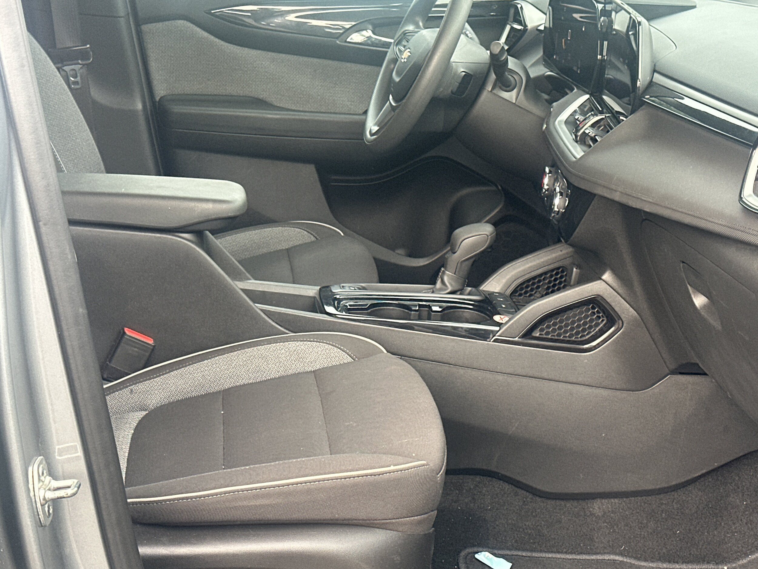 Used 2025 Chevrolet TrailBlazer LT FWD image 45