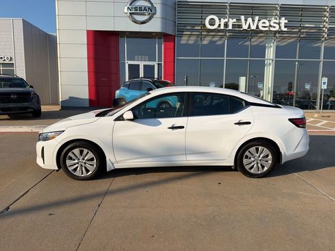 Used 2024 Nissan Sentra S FWD image 2