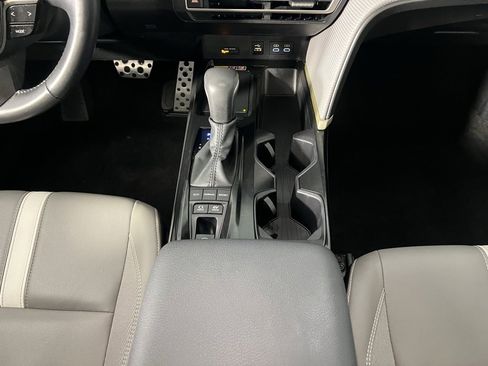 Used 2025 Toyota Camry SE image 15