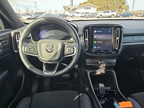 Used 2023 Volvo C40 P8 Recharge Ultimate image 2