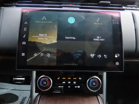 Used 2023 Land Rover Range Rover SE image 27