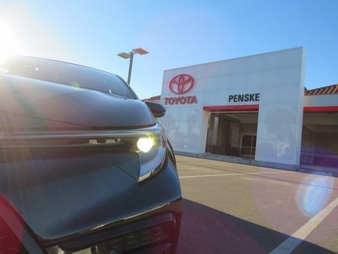 Certified 2024 Toyota Corolla SE image 4