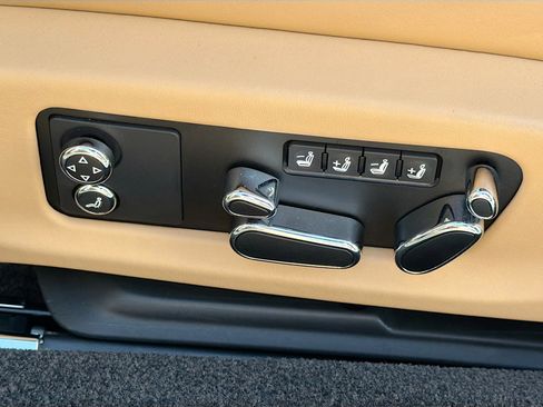 Used 2021 Bentley Continental GT image 24