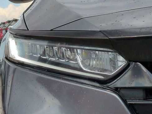 Used 2018 Honda Accord Sport image 10