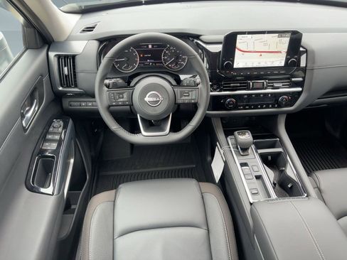 New 2025 Nissan Pathfinder SL w/ Black Appearance Package image 27