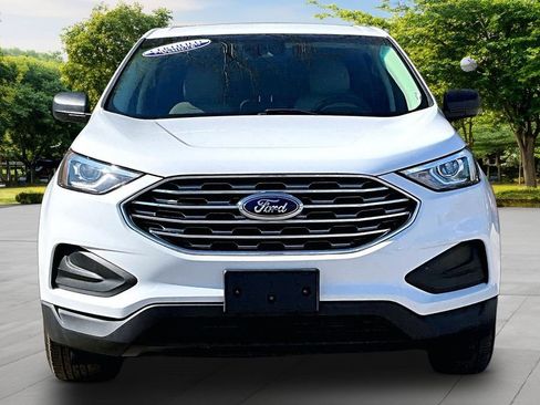 Certified 2019 Ford Edge SE FWD image 3