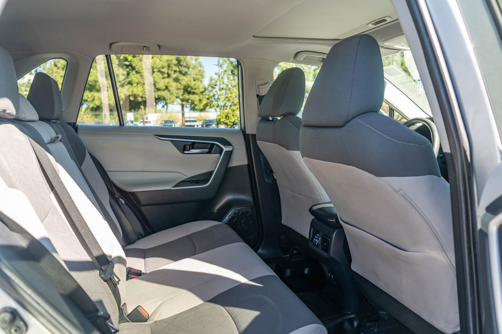 Used 2019 Toyota RAV4 XLE FWD image 20
