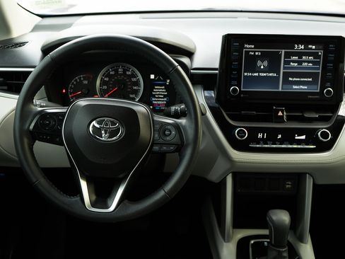 Used 2022 Toyota Corolla Cross LE image 26