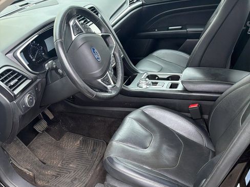 Used 2019 Ford Fusion Titanium AWD/4WD image 4