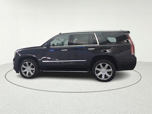 Used 2019 Cadillac Escalade Luxury image 4