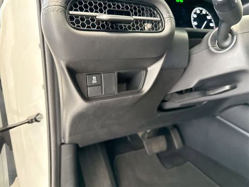 Certified 2024 Honda HR-V EX-L image 37