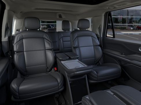 New 2026 Lincoln Navigator Reserve AWD/4WD image 11