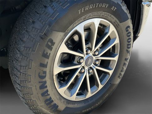 Used 2020 Ford F150 XLT w/ Equipment Group 302A Luxury image 15