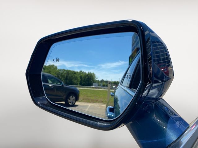 Used 2025 Cadillac XT4 Premium Luxury w/ Cold Weather Package FWD image 28