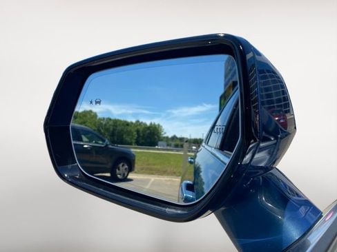 Used 2025 Cadillac XT4 Premium Luxury w/ Cold Weather Package FWD image 28