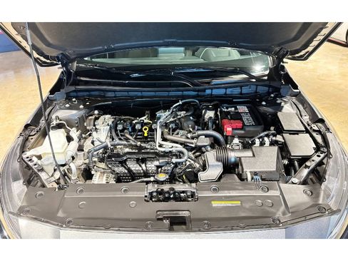 Used 2024 Nissan Altima 2.5 SV image 4