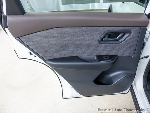 Used 2023 Nissan Rogue S image 20