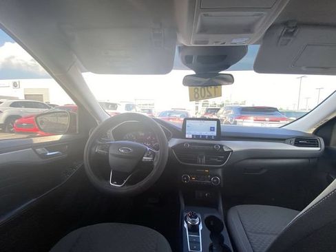 Used 2021 Ford Escape SE w/ SE Sport Appearance Package AWD/4WD image 5