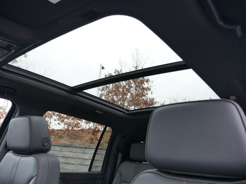 Certified 2023 Chevrolet Suburban RST w/ Luxury Package image 19