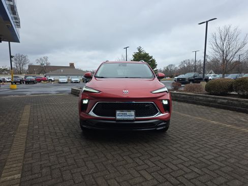 Used 2024 Buick Encore GX Sport Touring image 9