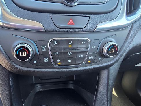 Used 2020 Chevrolet Equinox LT w/ Driver Convenience Package image 20