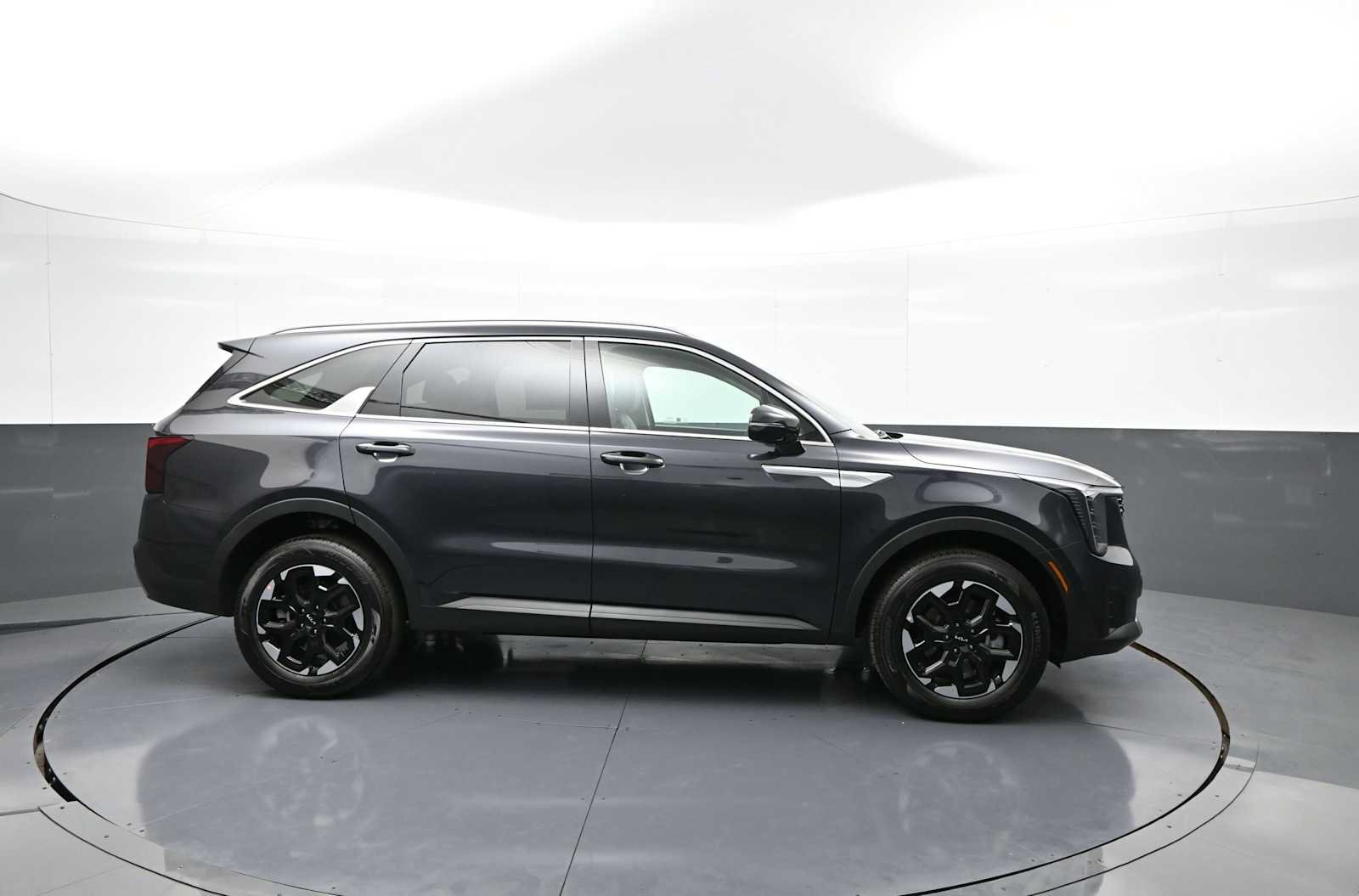 Used 2025 Kia Sorento S AWD/4WD image 5