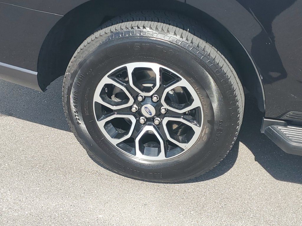 Used 2024 Ford Expedition XLT AWD/4WD image 12