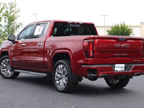 Used 2023 GMC Sierra 1500 Denali w/ Technology Package AWD/4WD image 3