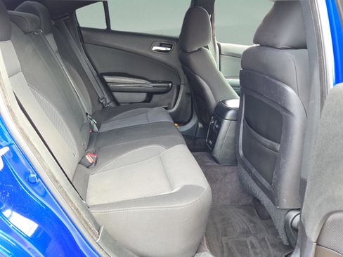Used 2018 Dodge Charger SXT w/ Blacktop Package RWD image 15