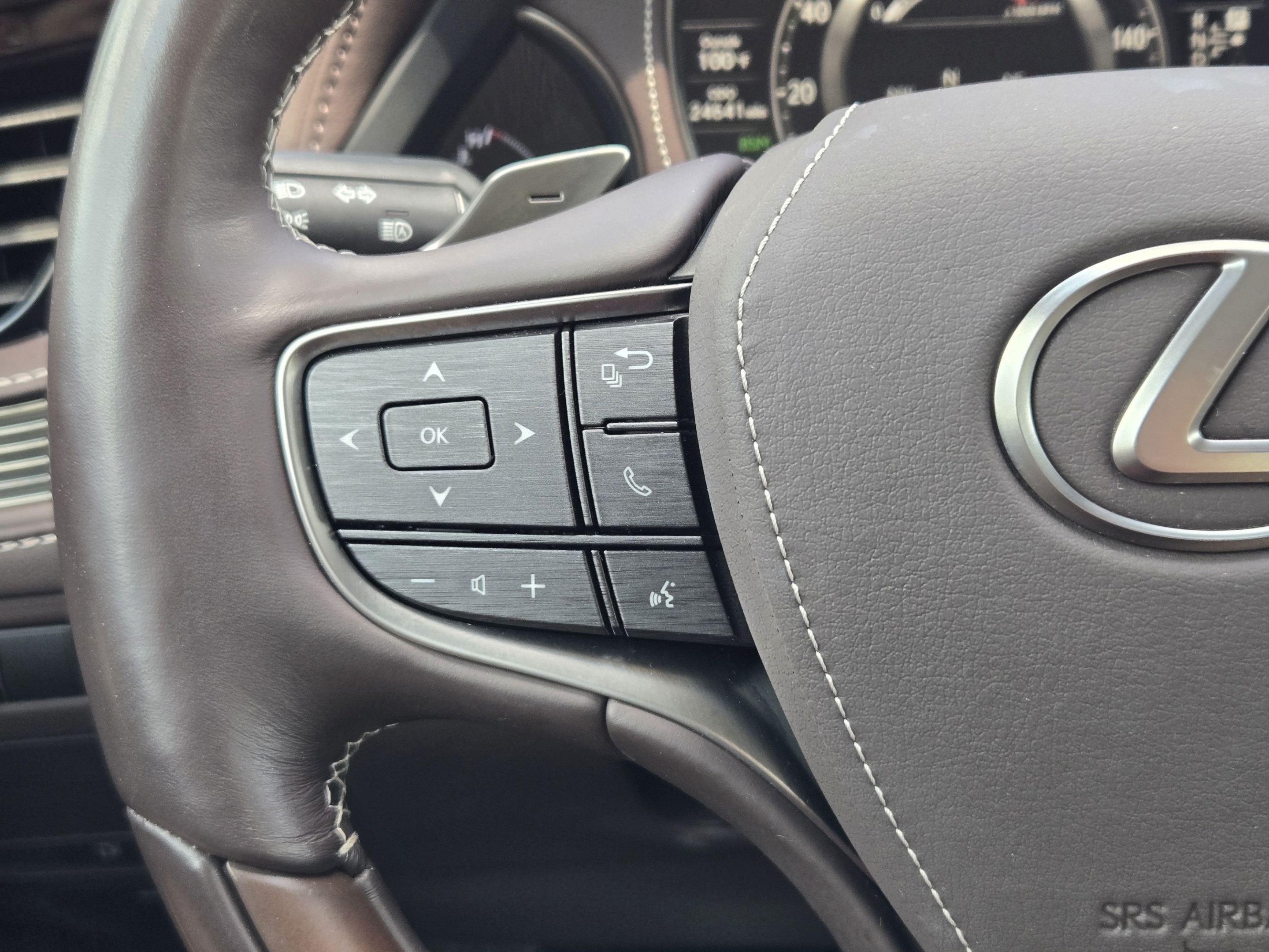 Used 2018 Lexus LS 500 w/ Interior Upgrade Package RWD image 27