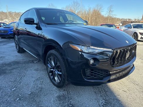 Used 2024 Maserati Levante GT Ultima image 2