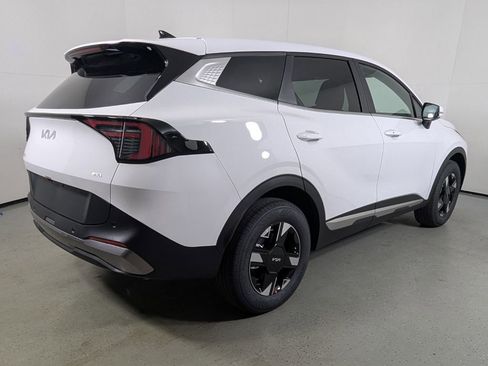 New 2026 Kia Sportage LX w/ LX Convenience Package AWD/4WD image 7