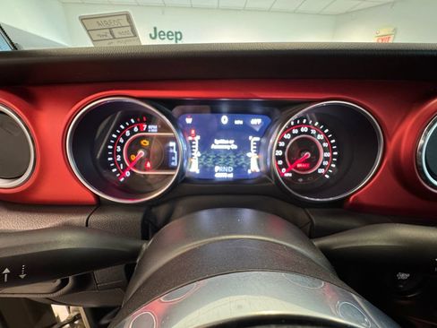 Used 2020 Jeep Gladiator Rubicon AWD/4WD image 14