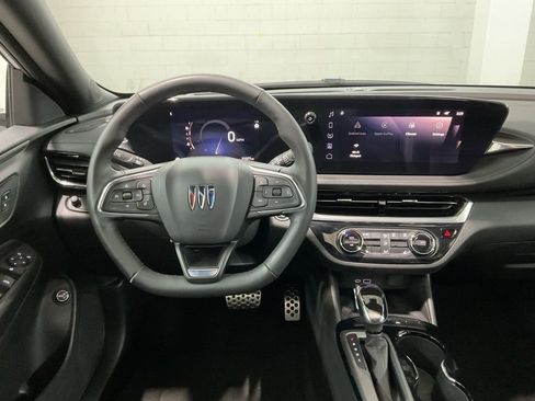 Used 2024 Buick Envista Sport Touring w/ Convenience I Package FWD image 8
