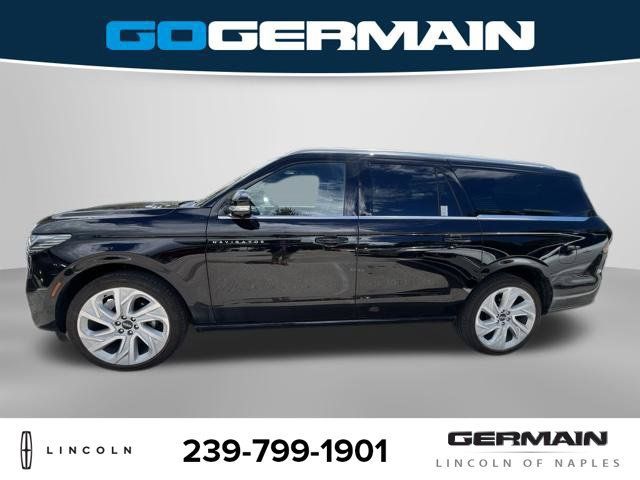 Used 2025 Lincoln Navigator L Black Label AWD/4WD image 3