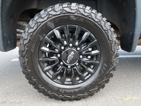 Used 2022 Chevrolet Silverado 2500 LTZ w/ LTZ Plus Package AWD/4WD image 45