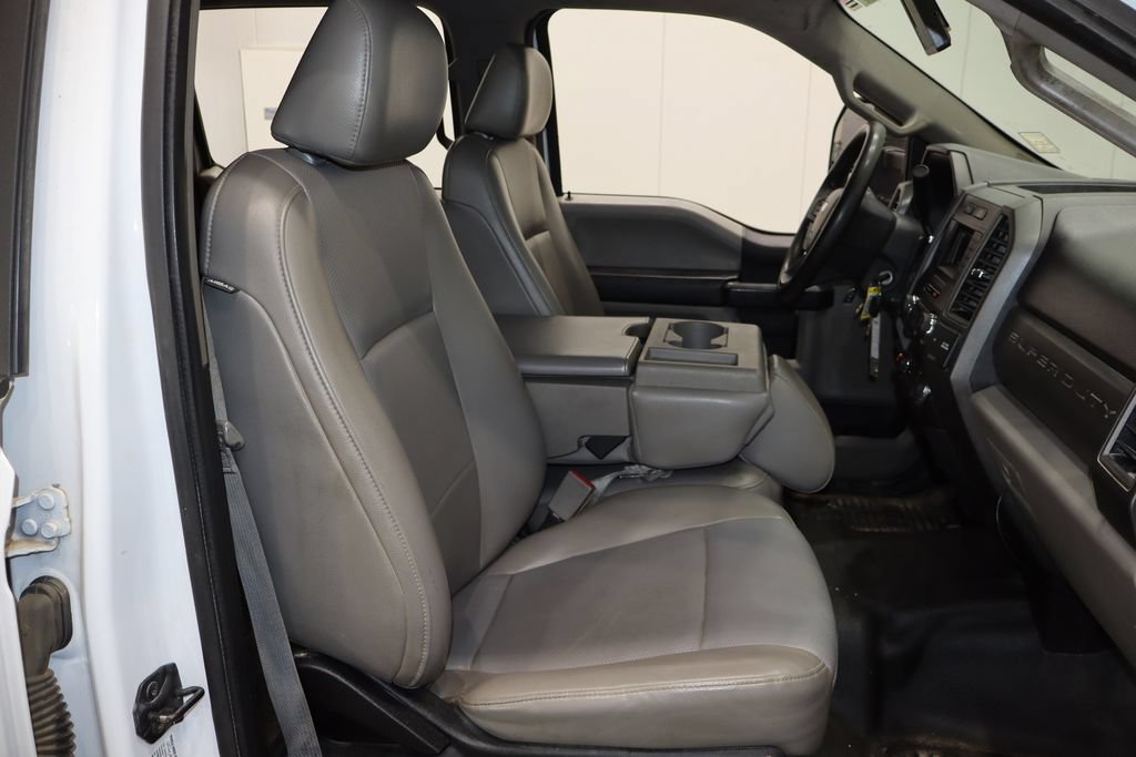 Used 2018 Ford F550 2WD Crew Cab Super Duty image 11