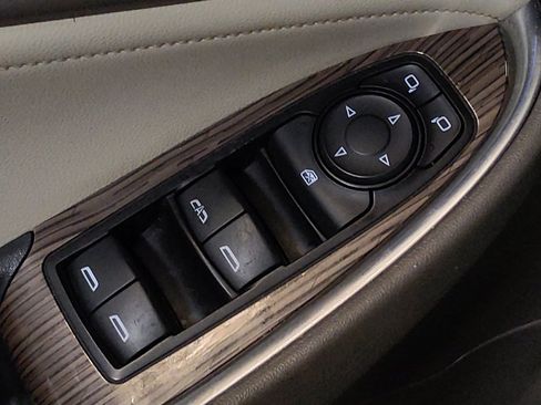 Used 2020 Chevrolet Malibu Premier FWD image 27
