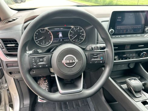 Used 2023 Nissan Rogue SV AWD/4WD image 14