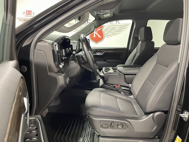 Used 2024 Chevrolet Silverado 1500 LT AWD/4WD image 11