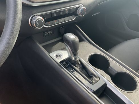 Used 2025 Nissan Altima 2.5 SV FWD image 18